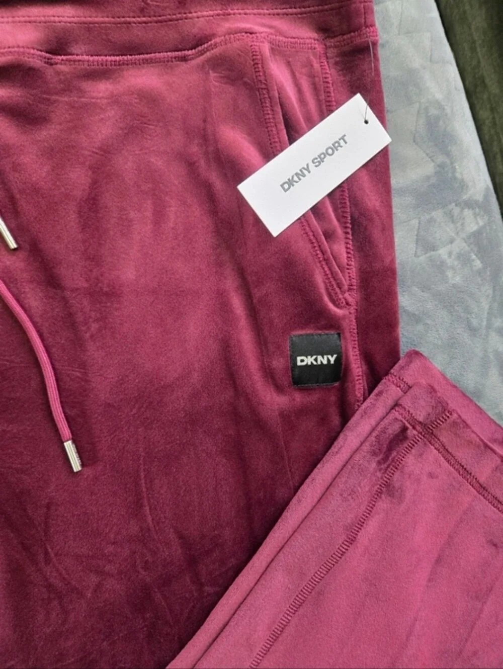 DKNY Sport Plush Velour Sweatshirt & Joggers Set -Raspberry  Wine L & XL - Picture 3 of 5